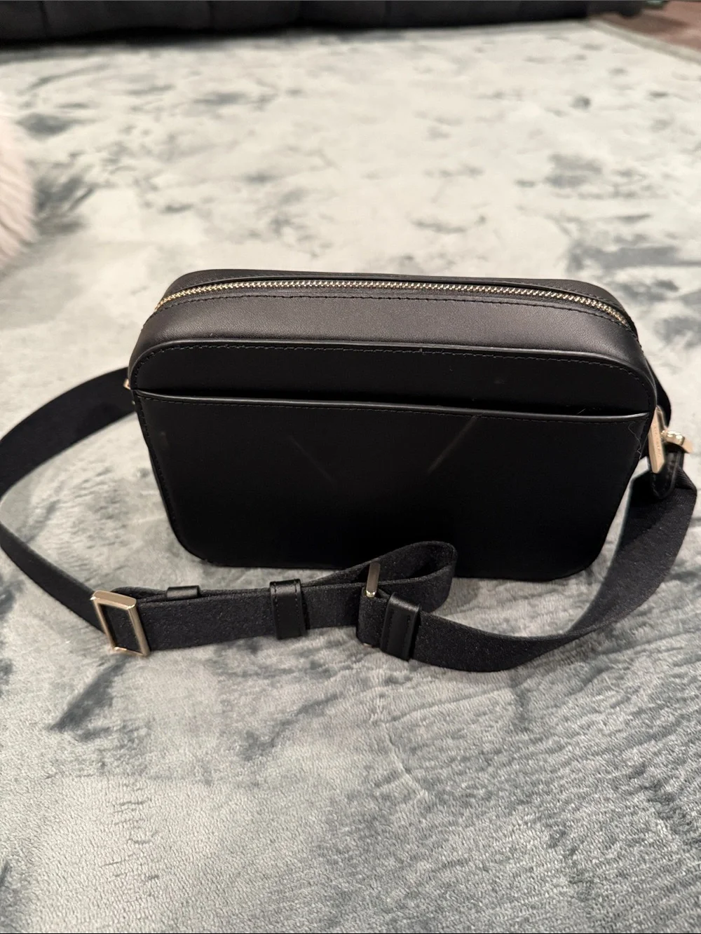 Kate Spade black crossbody Aristocats with Marie applique - Picture 3 of 4